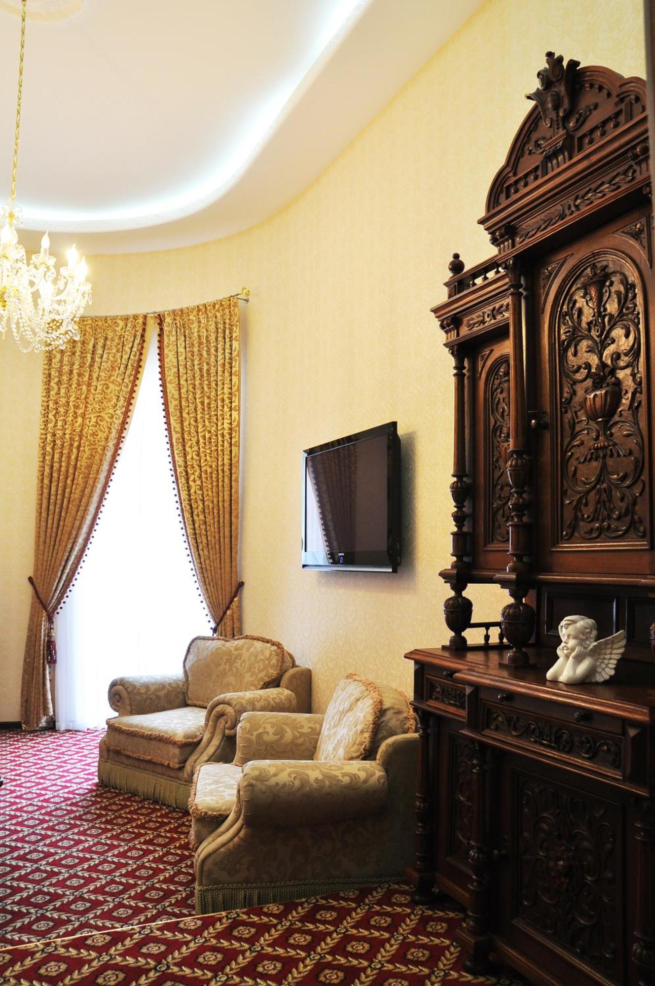 Queen Valery Hotel Odessa Buitenkant foto